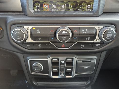 Used 2023 Jeep Wrangler Sport S image 30