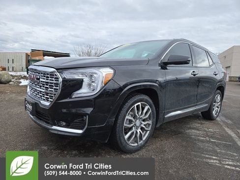 Used 2023 GMC Terrain Denali w/ Denali Premium Package AWD/4WD image 5