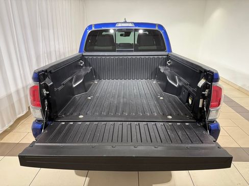 Used 2022 Toyota Tacoma TRD Off-Road w/ Technology Package image 11