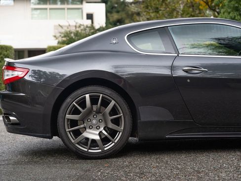 Used 2009 Maserati GranTurismo S RWD image 18
