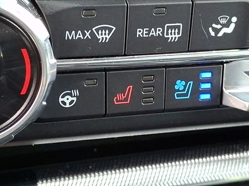 Used 2022 Ford F150 Lariat w/ Equipment Group 502A High AWD/4WD image 26
