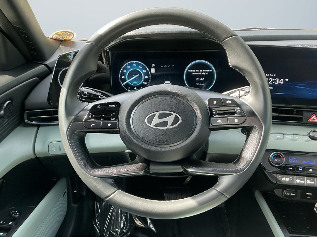 Used 2025 Hyundai Elantra Limited FWD image 13