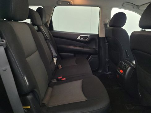 Used 2018 Nissan Pathfinder SV AWD/4WD image 19