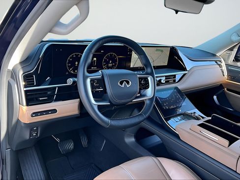 Used 2025 INFINITI QX80 Sensory AWD/4WD image 14