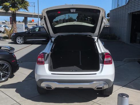 Used 2020 Mercedes-Benz GLA 250 image 13