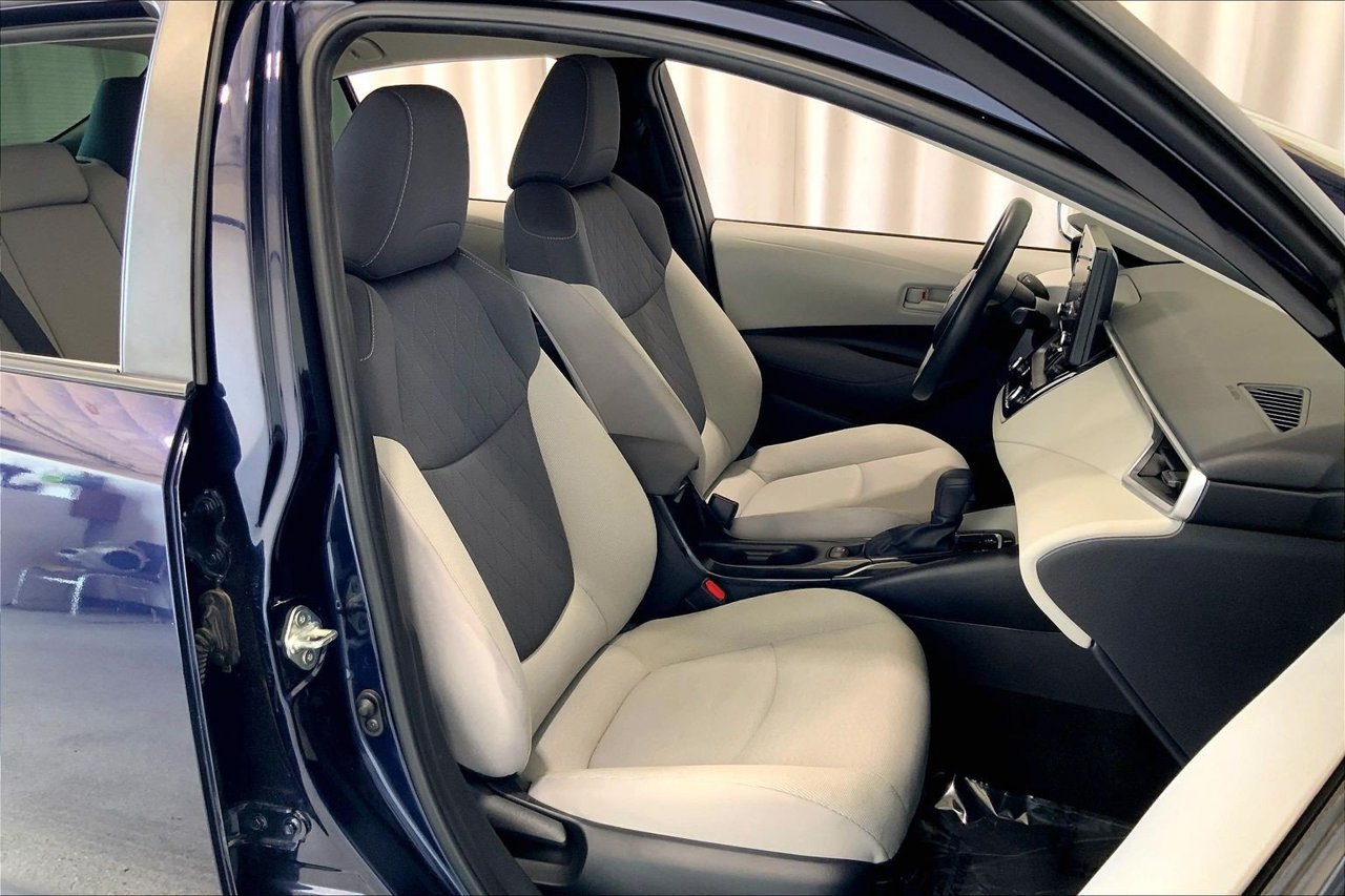 Used 2022 Toyota Corolla LE FWD image 6