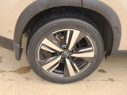 Certified 2022 Nissan Rogue Platinum w/ Head-Up Display Package image 6