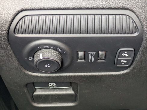 Used 2024 Jeep Wagoneer Series II w/ Flexible Seating Group RWD image 22