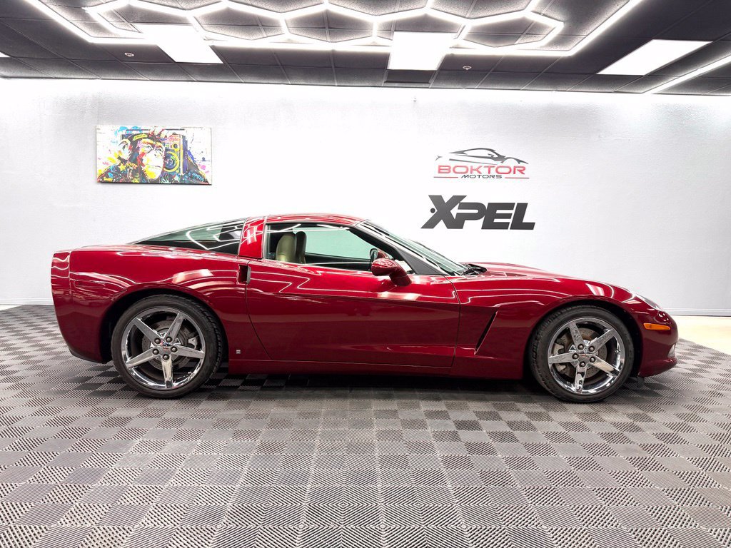 Used 2007 Chevrolet Corvette Coupe w/ Preferred Equipment Group RWD image 16