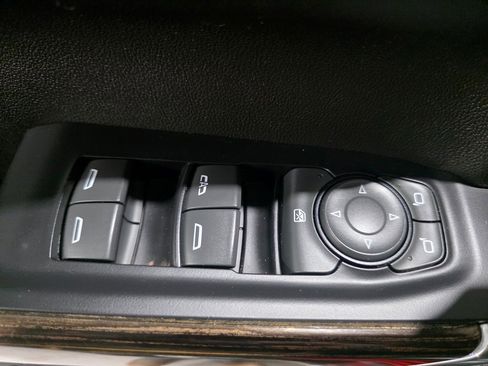 Used 2019 GMC Sierra 1500 SLE image 18