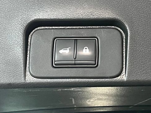 Used 2023 Nissan Rogue SL AWD/4WD image 11