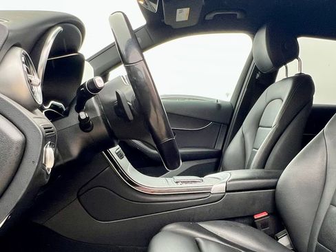 Used 2022 Mercedes-Benz GLC 300 4MATIC image 10