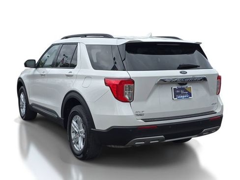Certified 2023 Ford Explorer XLT w/ Equipment Group 202A AWD/4WD image 3