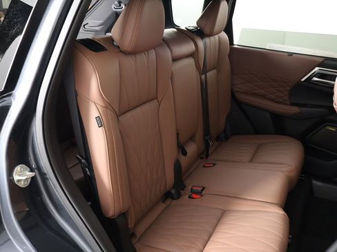 New 2025 Mitsubishi Outlander SEL image 36