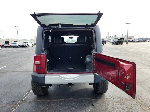 Used 2012 Jeep Wrangler Unlimited Sahara w/ Dual Top Group image 10