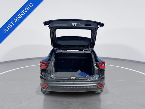 New 2026 Chevrolet Trax RS w/ Sunroof Package FWD image 23