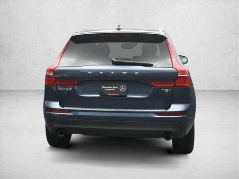 Used 2018 Volvo XC60 T5 Momentum w/ Convenience Package image 5