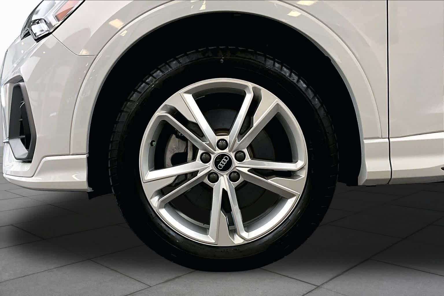 Used 2024 Audi Q3 2.0T Premium AWD/4WD image 11
