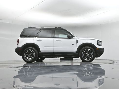 Certified 2025 Ford Bronco Sport Outer Banks w/ Outer Banks Tech Package+ AWD/4WD image 50