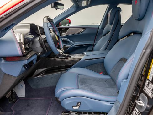 Used 2026 Ferrari Purosangue AWD/4WD image 5