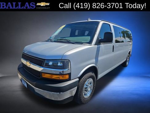 Certified 2018 Chevrolet Express 3500 LT w/ LT Preferred Equipment Group RWD image 1