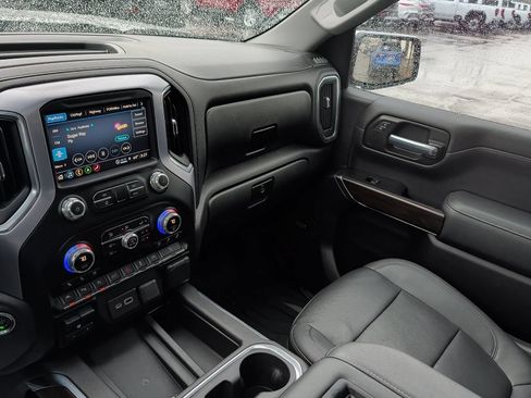 Used 2021 GMC Sierra 1500 SLT w/ SLT Premium Plus Package AWD/4WD image 17