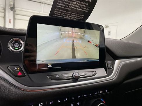 Certified 2023 Chevrolet Blazer LT w/ Convenience Package image 28