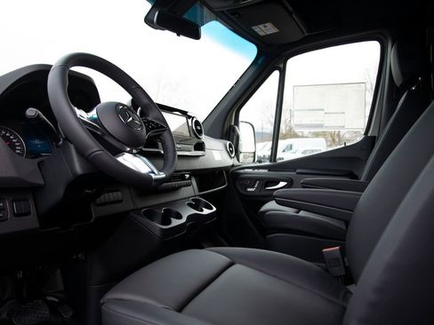 New 2026 Mercedes-Benz Sprinter 2500 image 12