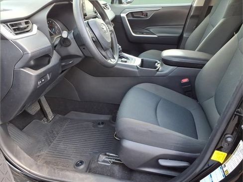 Used 2022 Toyota RAV4 LE AWD/4WD image 15