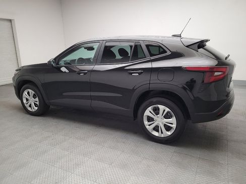 Used 2024 Chevrolet Trax LS FWD image 3