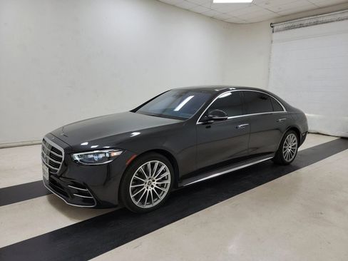 Used 2023 Mercedes-Benz S 580e 4MATIC Sedan w/ AMG Line image 3