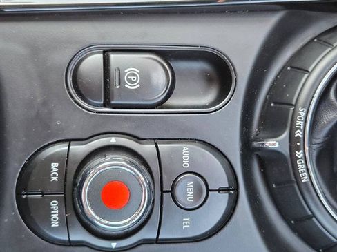 Used 2016 MINI Cooper Clubman FWD image 19