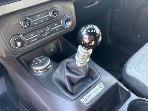 Used 2022 Ford Bronco Base image 27