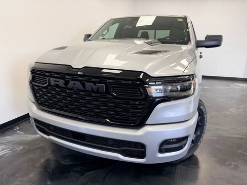 New 2026 RAM 1500 Express AWD/4WD image 20