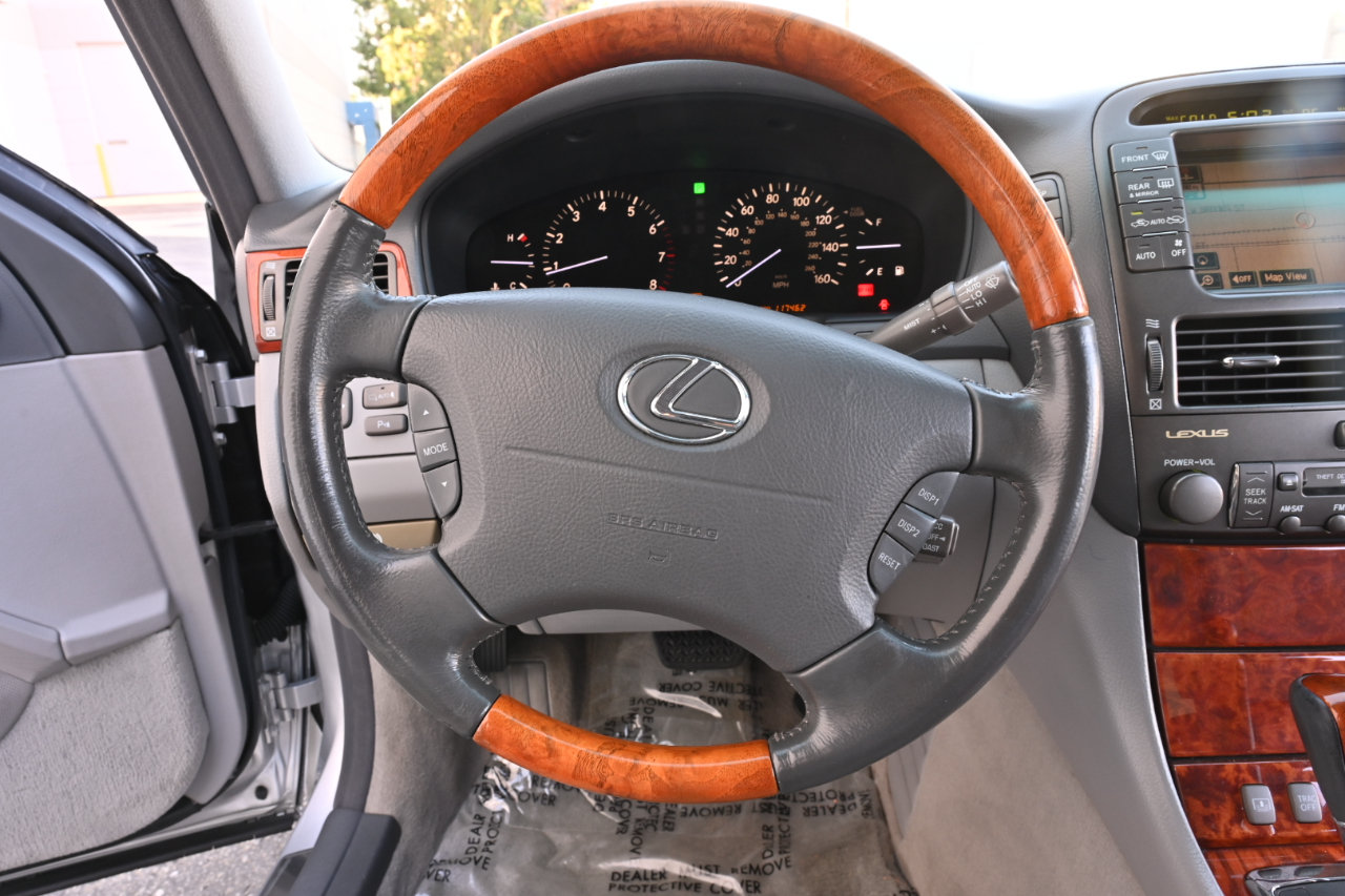 Used 2004 Lexus LS 430 w/ Modern Luxury Pkg RWD image 17