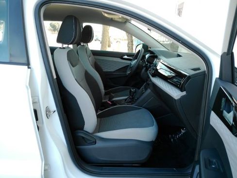 Used 2022 Volkswagen Taos S image 19