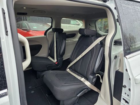 Used 2024 Chrysler Voyager LX FWD image 14