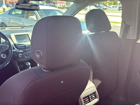 Used 2019 Chevrolet Equinox LT AWD/4WD image 18