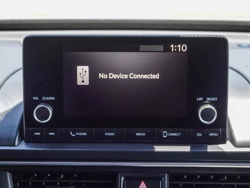 Used 2025 Honda Pilot Sport image 13