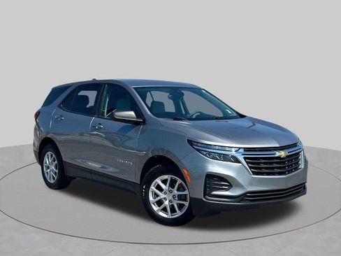Used 2024 Chevrolet Equinox LS w/ LS Convenience Package FWD image 1