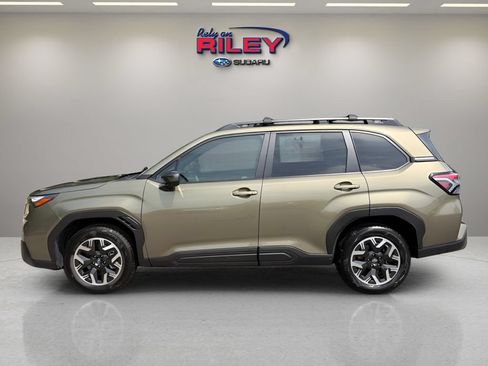 Certified 2025 Subaru Forester Premium AWD/4WD image 2