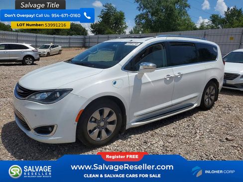 Used 2017 Chrysler Pacifica Platinum FWD image 1