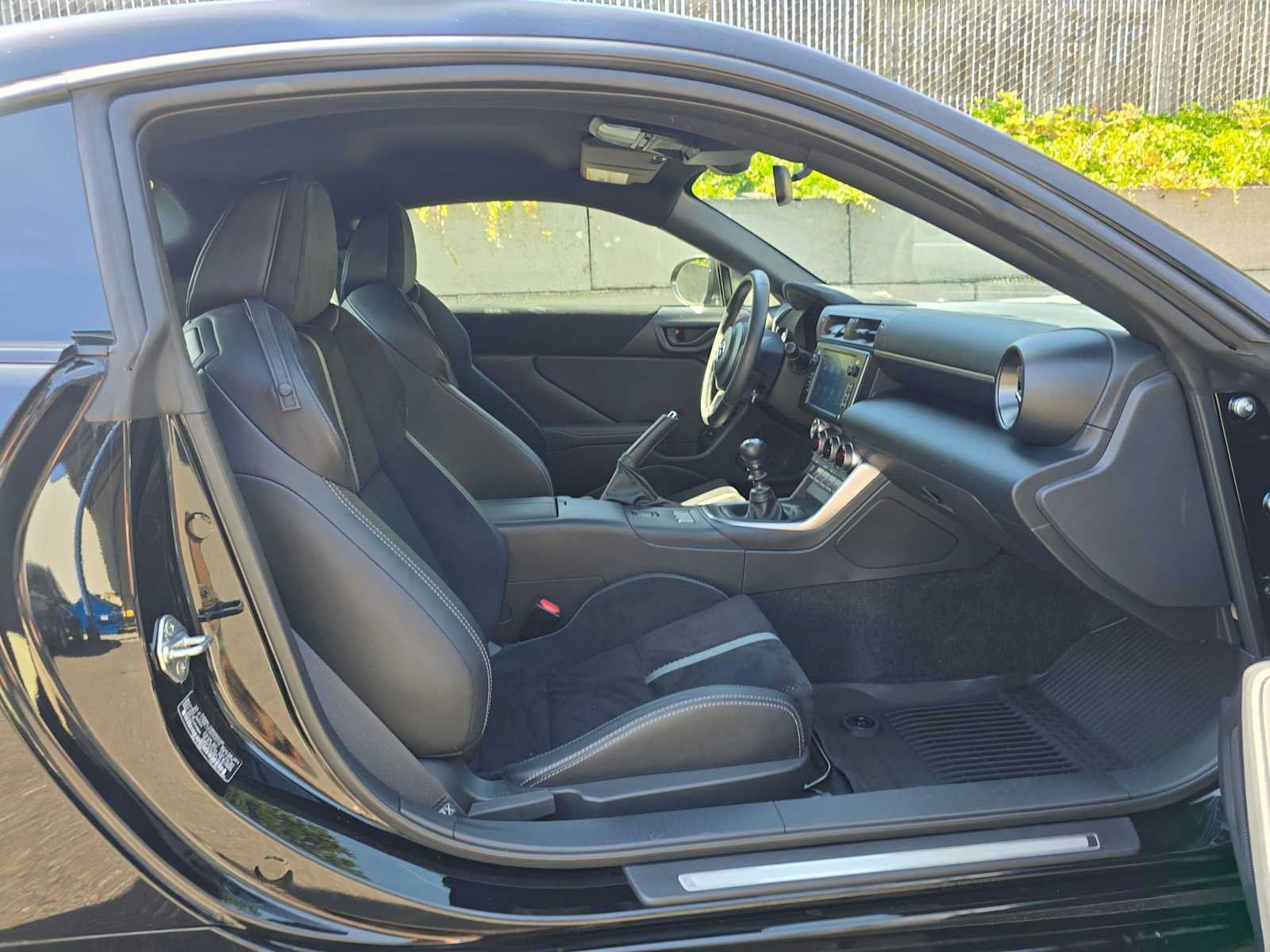 Used 2025 Toyota GR86 Premium w/ ALL Weather Mat Package (TMS) RWD image 11