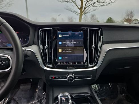 Used 2024 Volvo S60 B5 Plus image 16