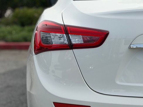 Used 2016 Maserati Ghibli image 11