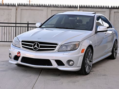 Used 2008 Mercedes-Benz C 63 AMG Sedan image 3