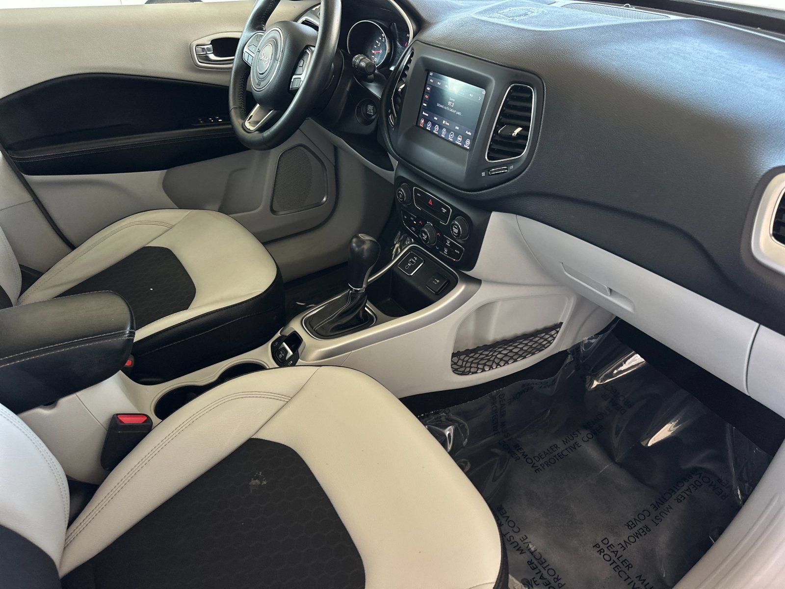 Used 2018 Jeep Compass Latitude w/ Popular Equipment Group FWD image 15