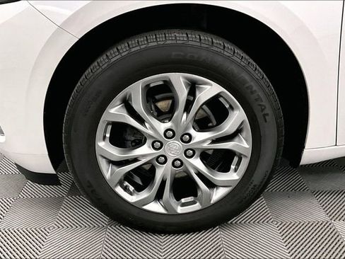 Used 2021 Buick Enclave Avenir w/ Avenir Technology Package FWD image 9