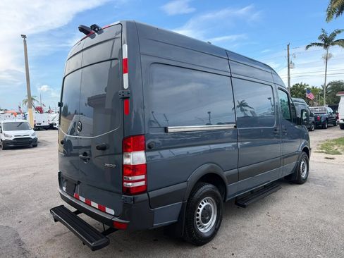 Used 2018 Mercedes-Benz Sprinter 2500 image 7