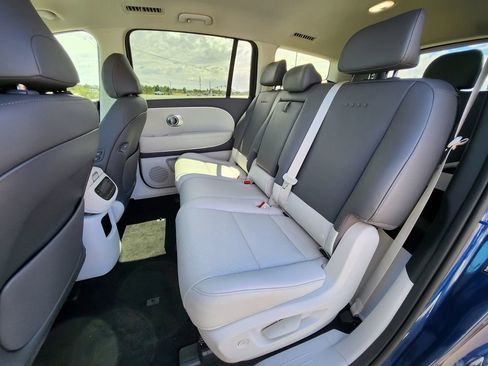 New 2026 Hyundai Ioniq 9 SEL image 11